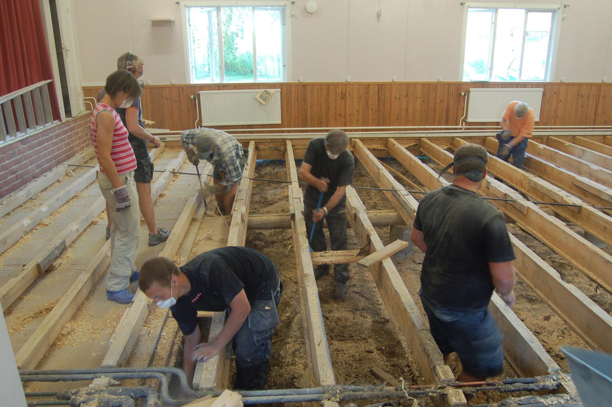 Röste.nu – Röstebilder – Så fick Dönjegården nytt golv 2010