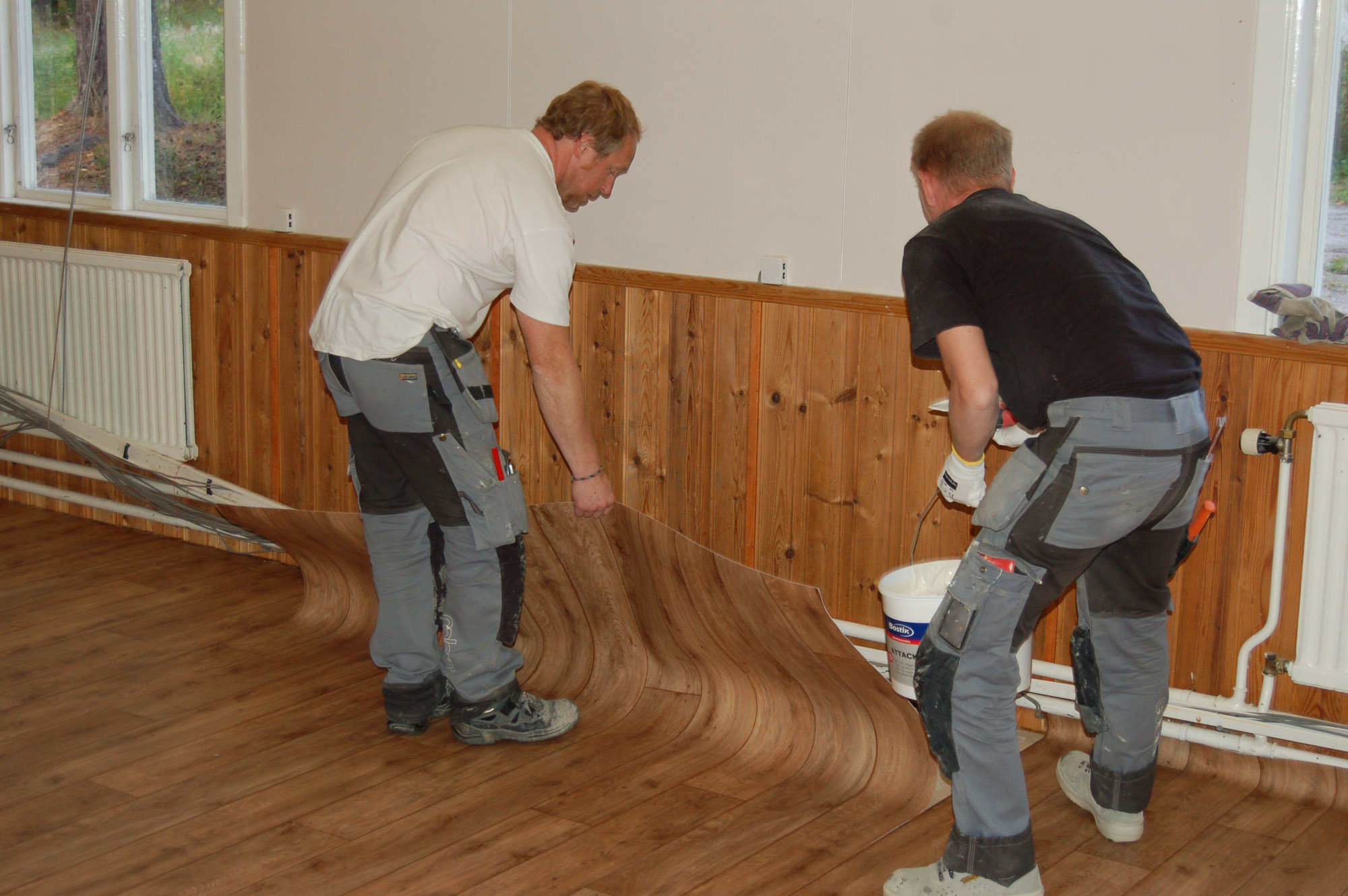 Röste.nu – Röstebilder – Så fick Dönjegården nytt golv 2010