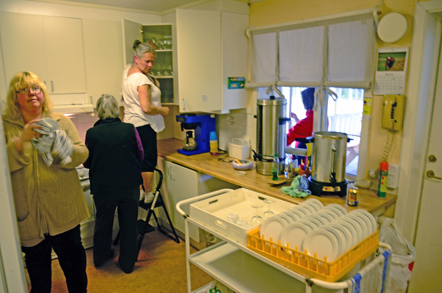 Röste. nu – Röstebilder – Städkväll i Dönjegården 2015
