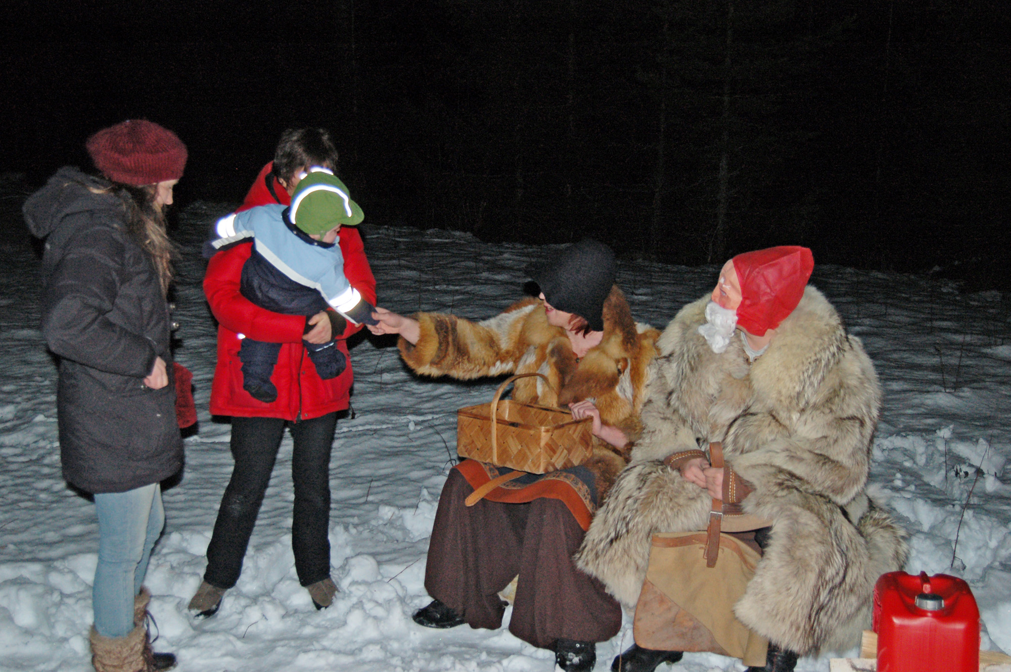 Röste.nu – Röstebilder – Tomtekväll vid Dönjegården 2008