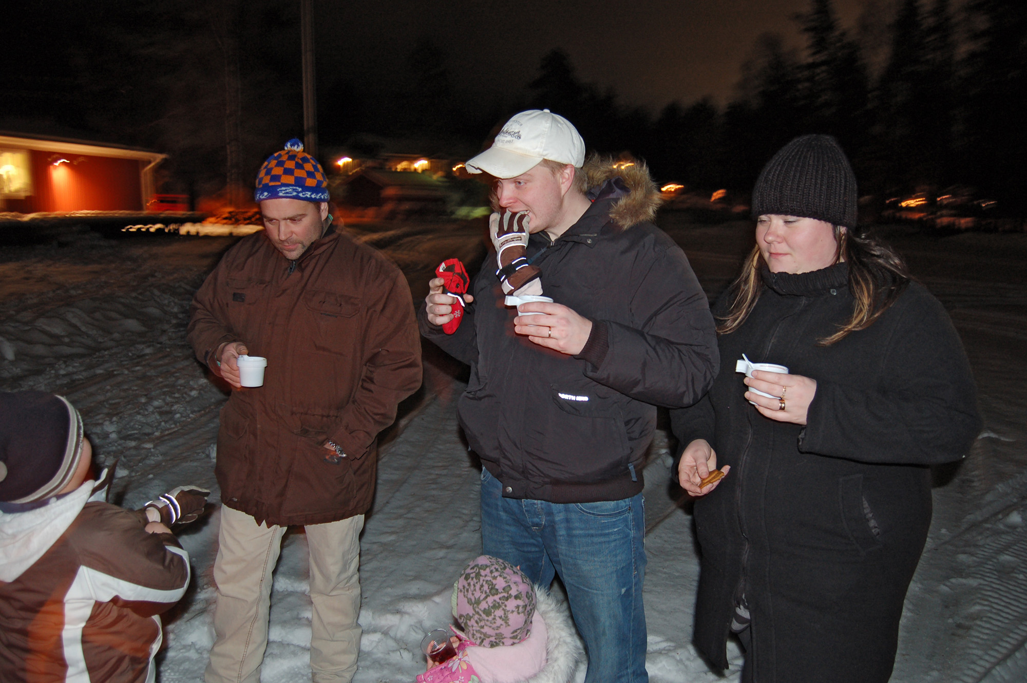 Röste.nu – Röstebilder – Tomtekväll vid Dönjegården 2008