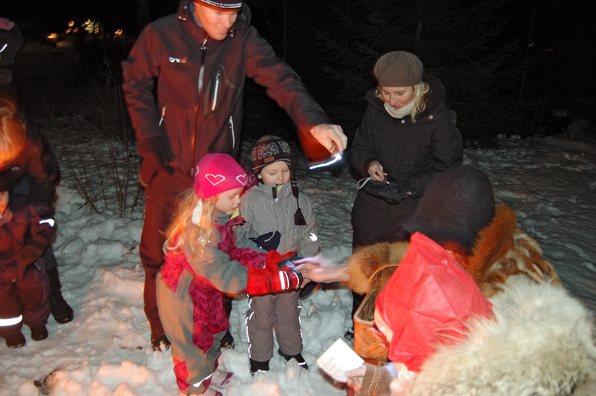 Röste.nu – Röstebilder – Tomtekväll vid Dönjegården 2008
