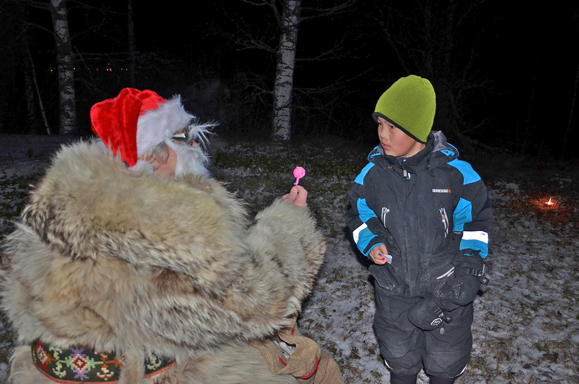Röste.nu – Röstebilder – Tomtekväll med kändisbesök 2015