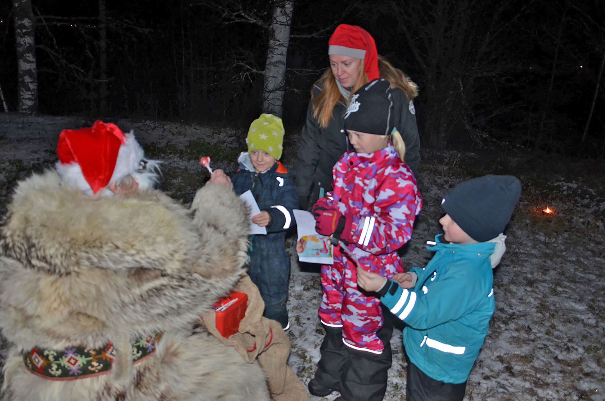 Röste.nu – Röstebilder – Tomtekväll med kändisbesök 2015