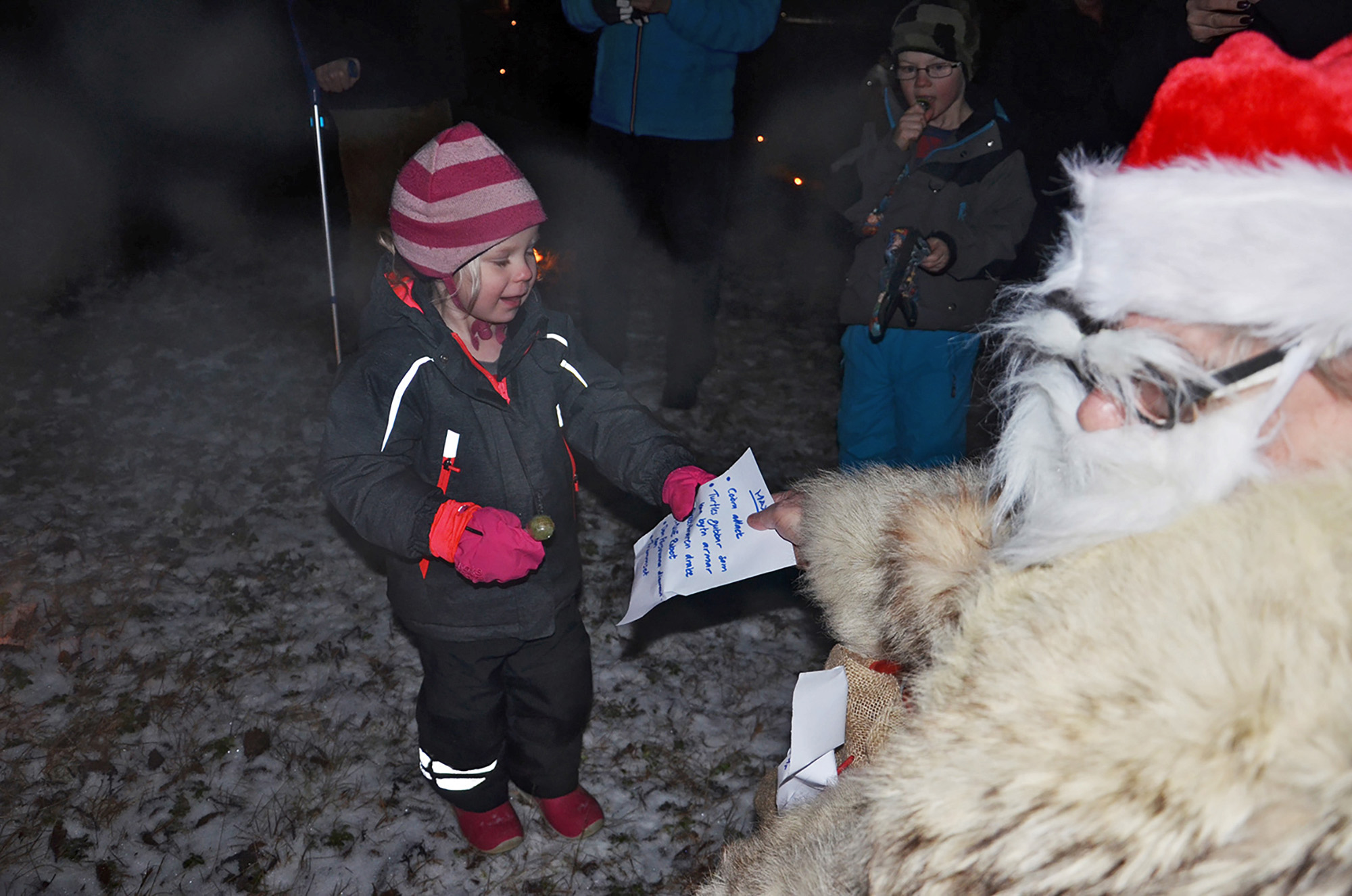 Röste.nu – Röstebilder – Tomtekväll med kändisbesök 2015