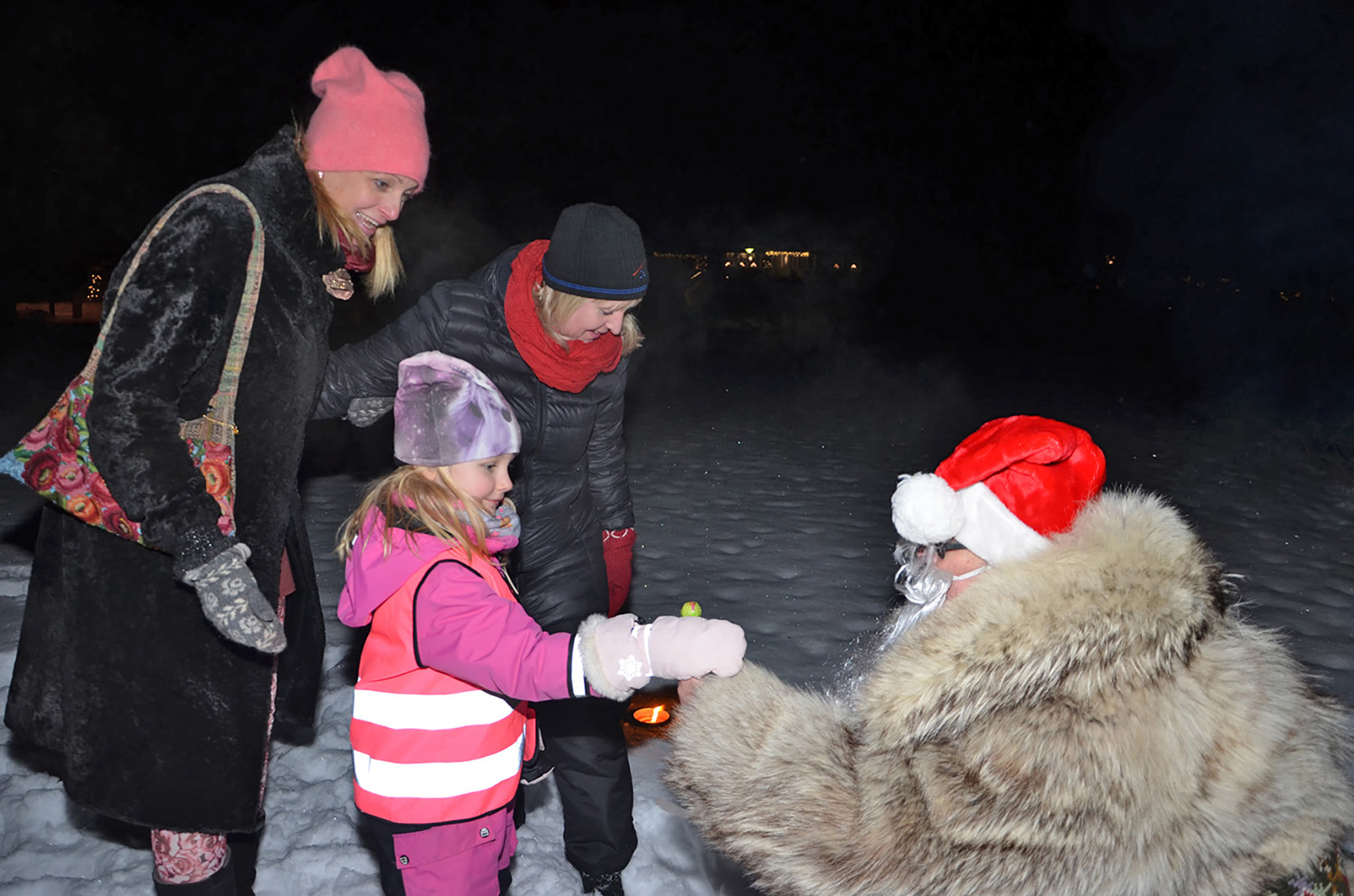 Röste.nu – Röstebilder – Tomtekväll vid Dönjegården 2017