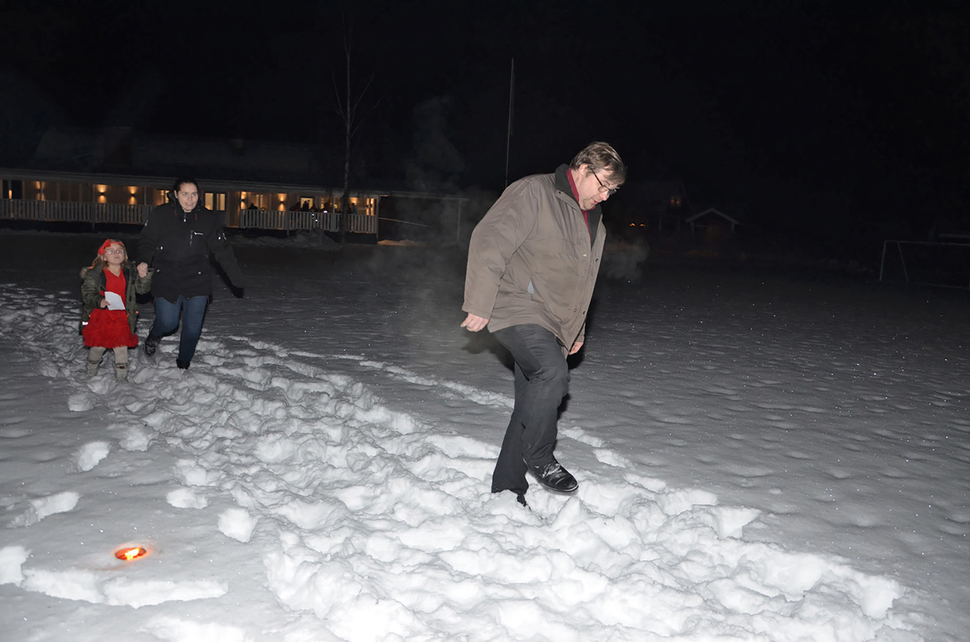 Röste.nu – Röstebilder – Tomtekväll vid Dönjegården 2017