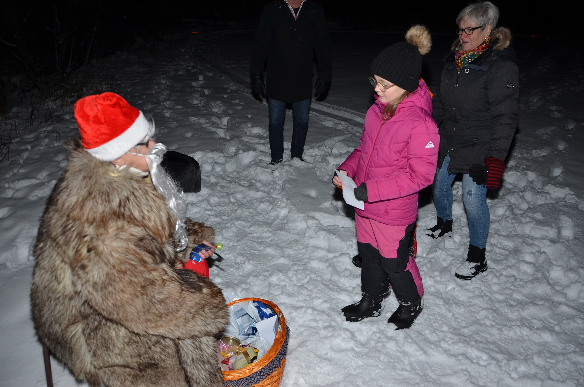 Röste.nu – Röstebilder – Tomtekväll vid Dönjegården 2018