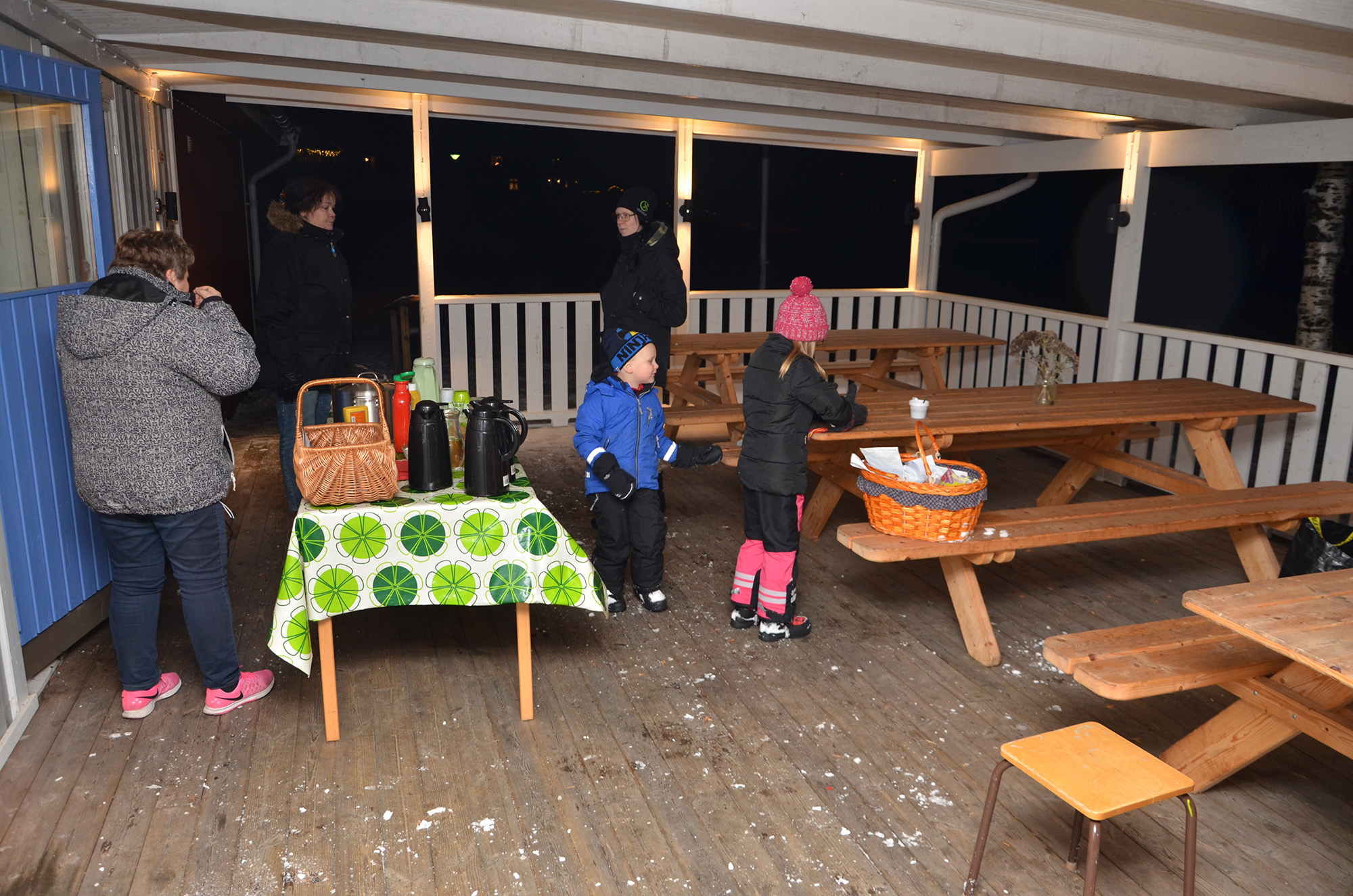 Röste.nu – Röstebilder – Tomtekväll vid Dönjegården 2018