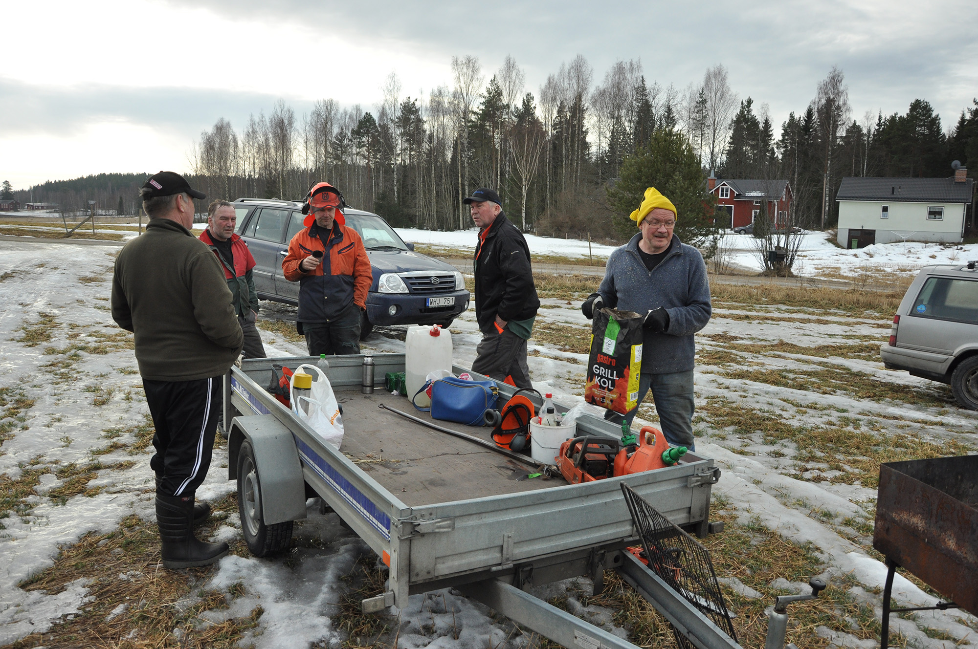 Röste.nu – Röstebilder – Uppröjning på Kalvberget efter stormen Dagmar 2011