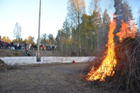 Röste.nu – Röstebilder – Valborgsfirande vid Dönjegården 2026