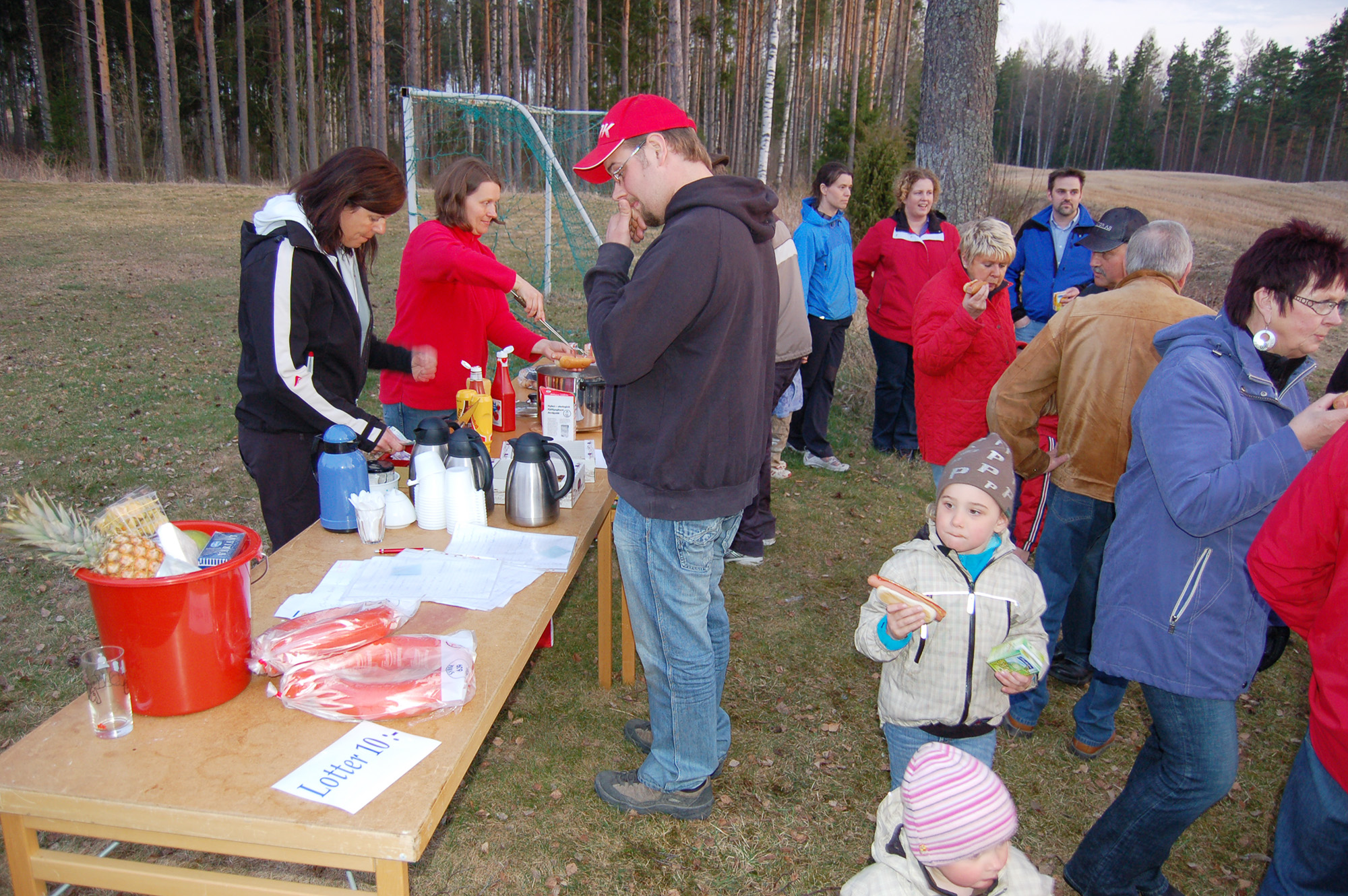 Röste.nu – Röstebilder – Våren hälsades välkommen vid Dönjegården 2008
