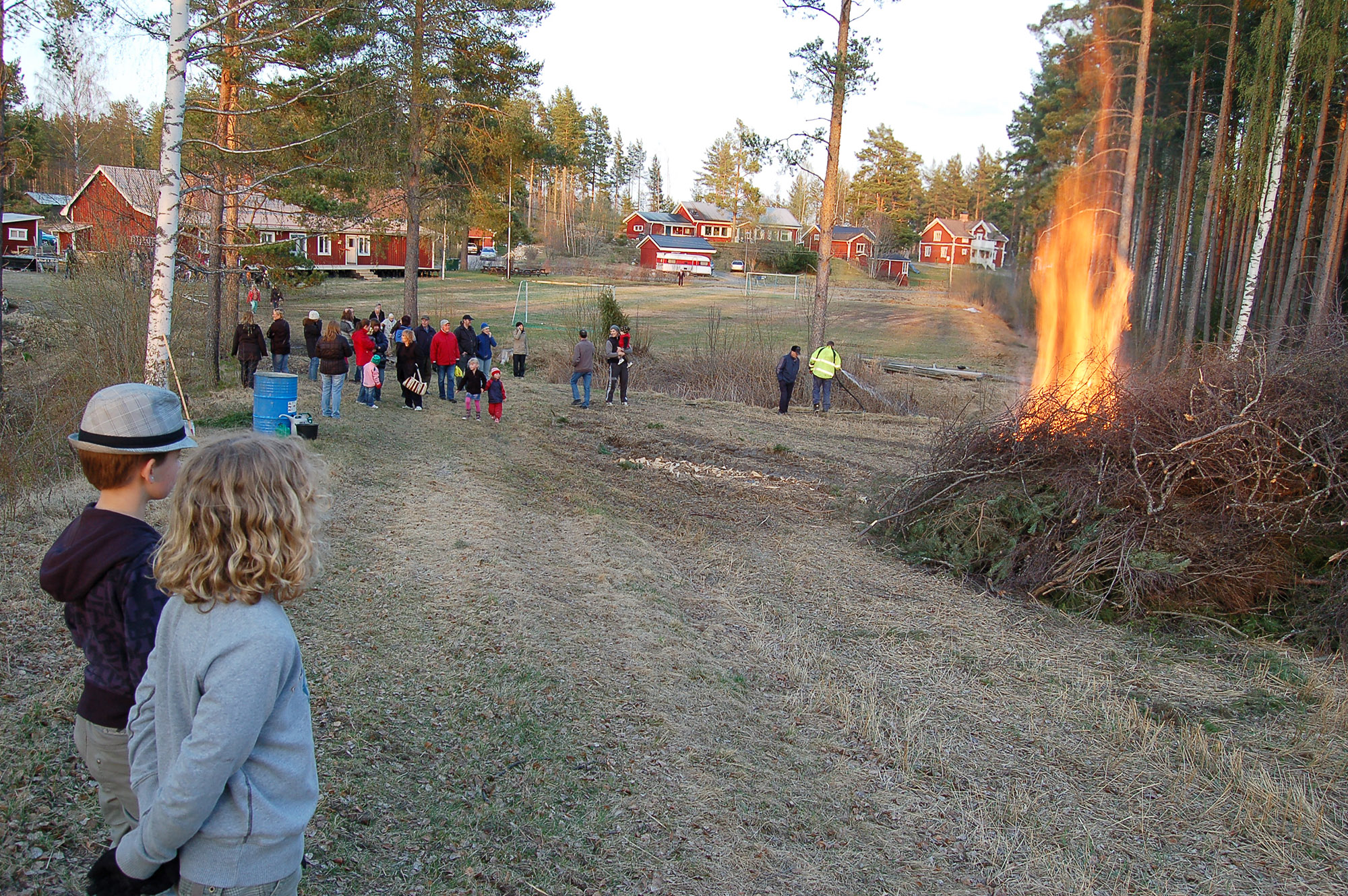 Röste.nu – Röstebilder – Valborgsfirandet vid Dönjegården 2009