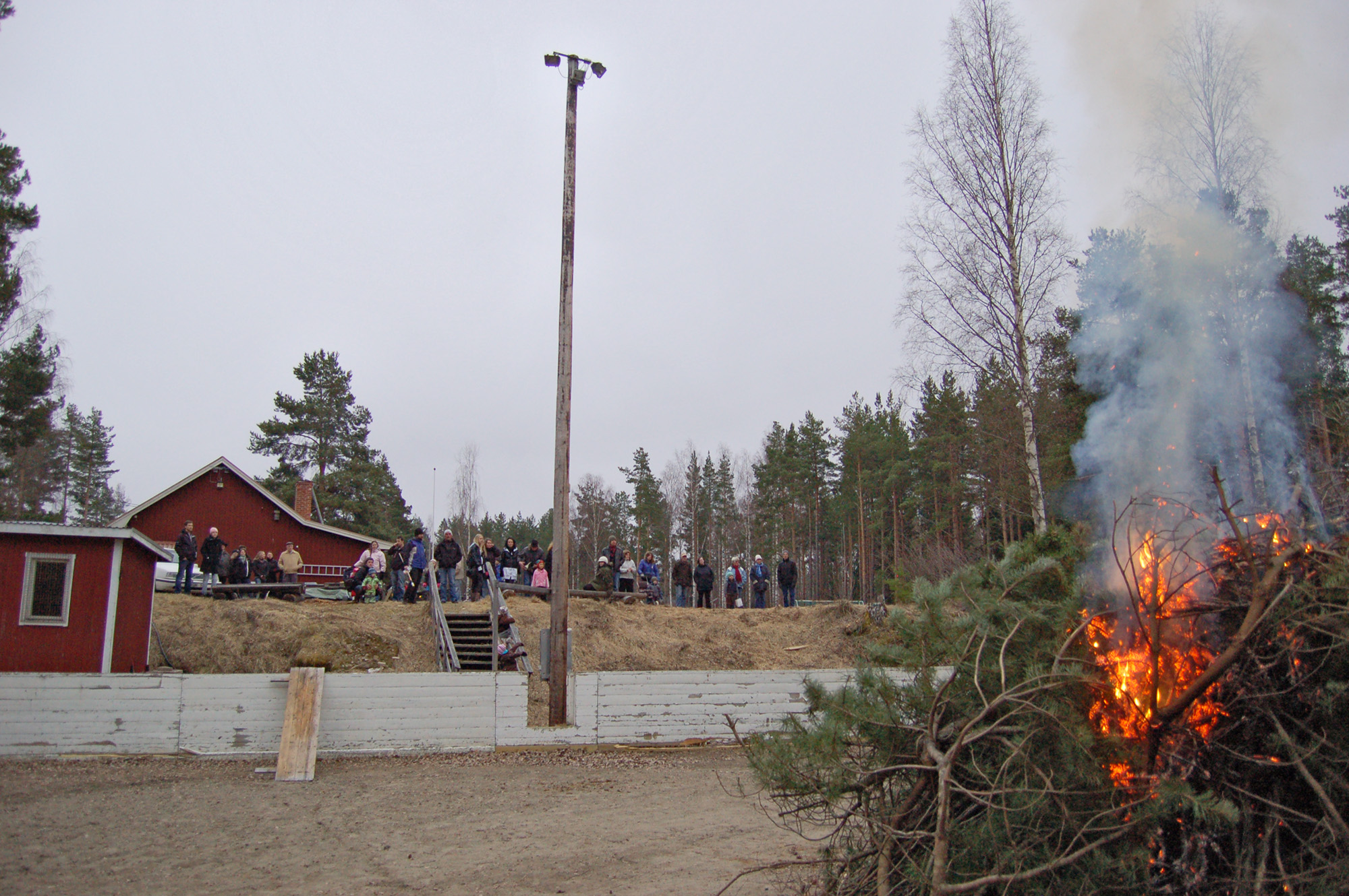 Röste.nu – Röstebilder – Valborg vid Dönjegården 2010