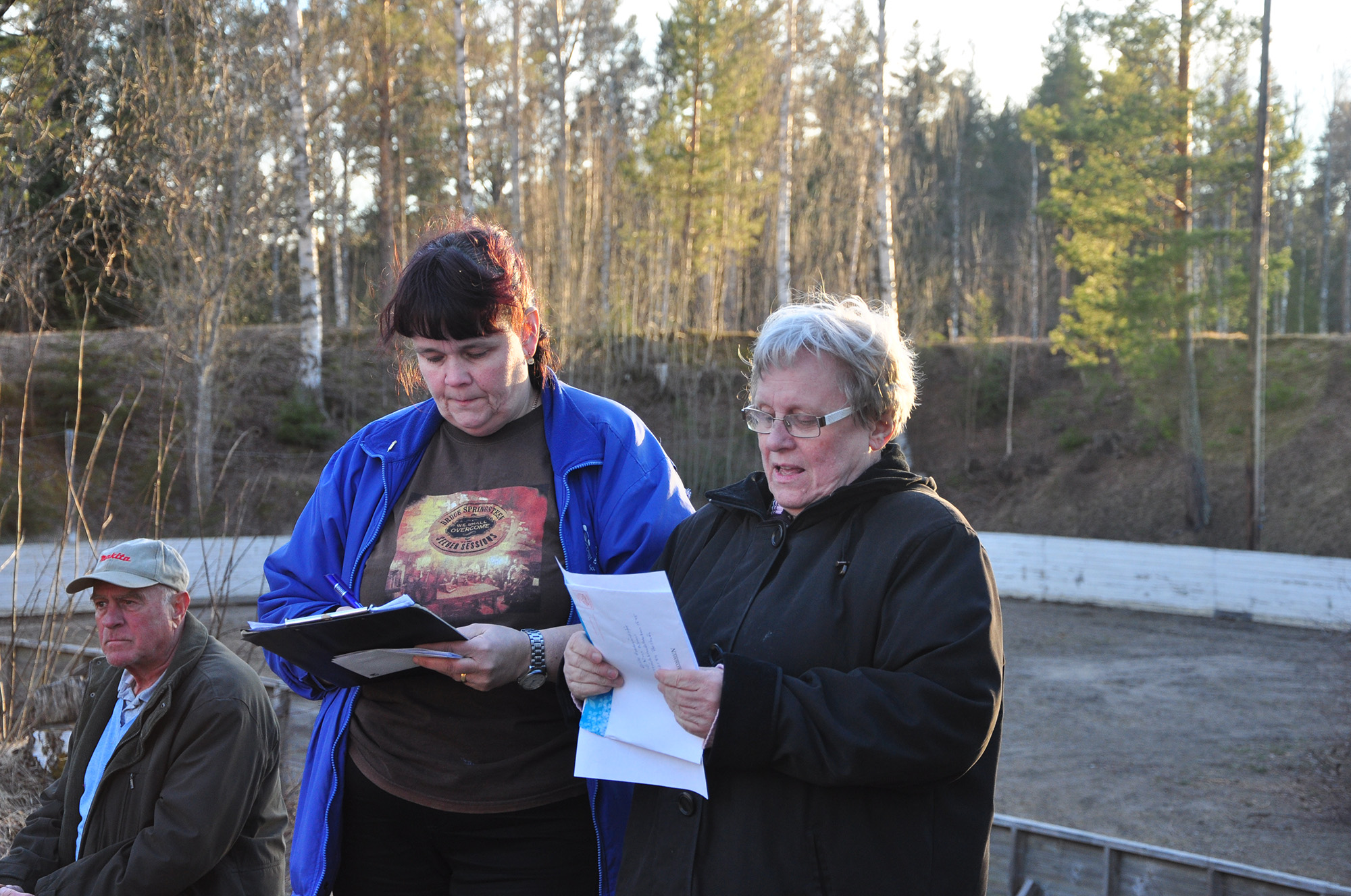 Röste.nu – Röstebilder – Valborgsfirande vid Dönjegården 2013
