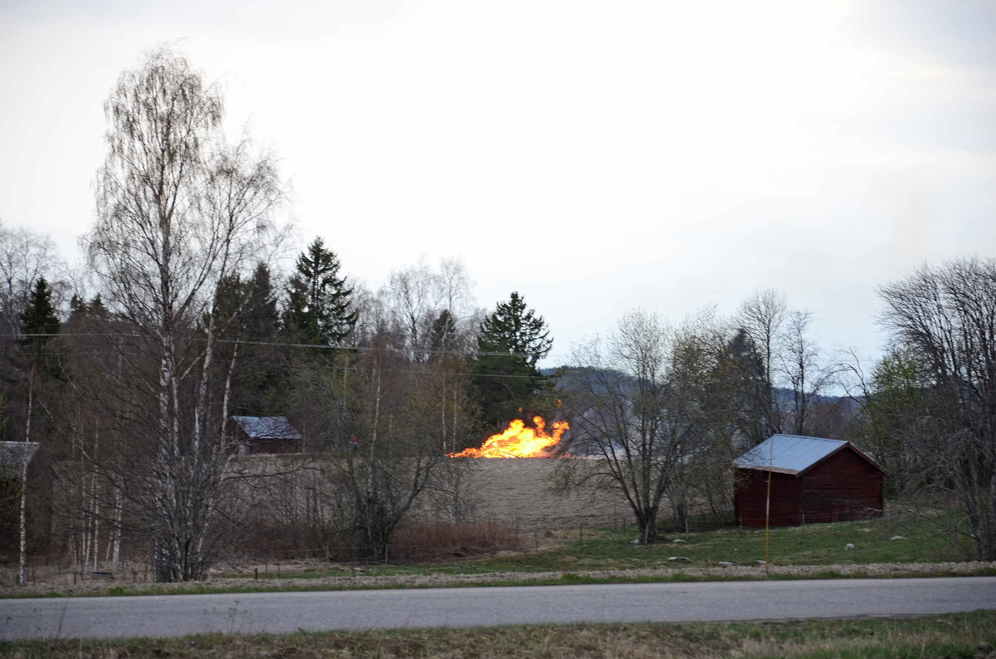 Röste.nu – Röstebilder – Valborg firades vid Dönjegården 2015