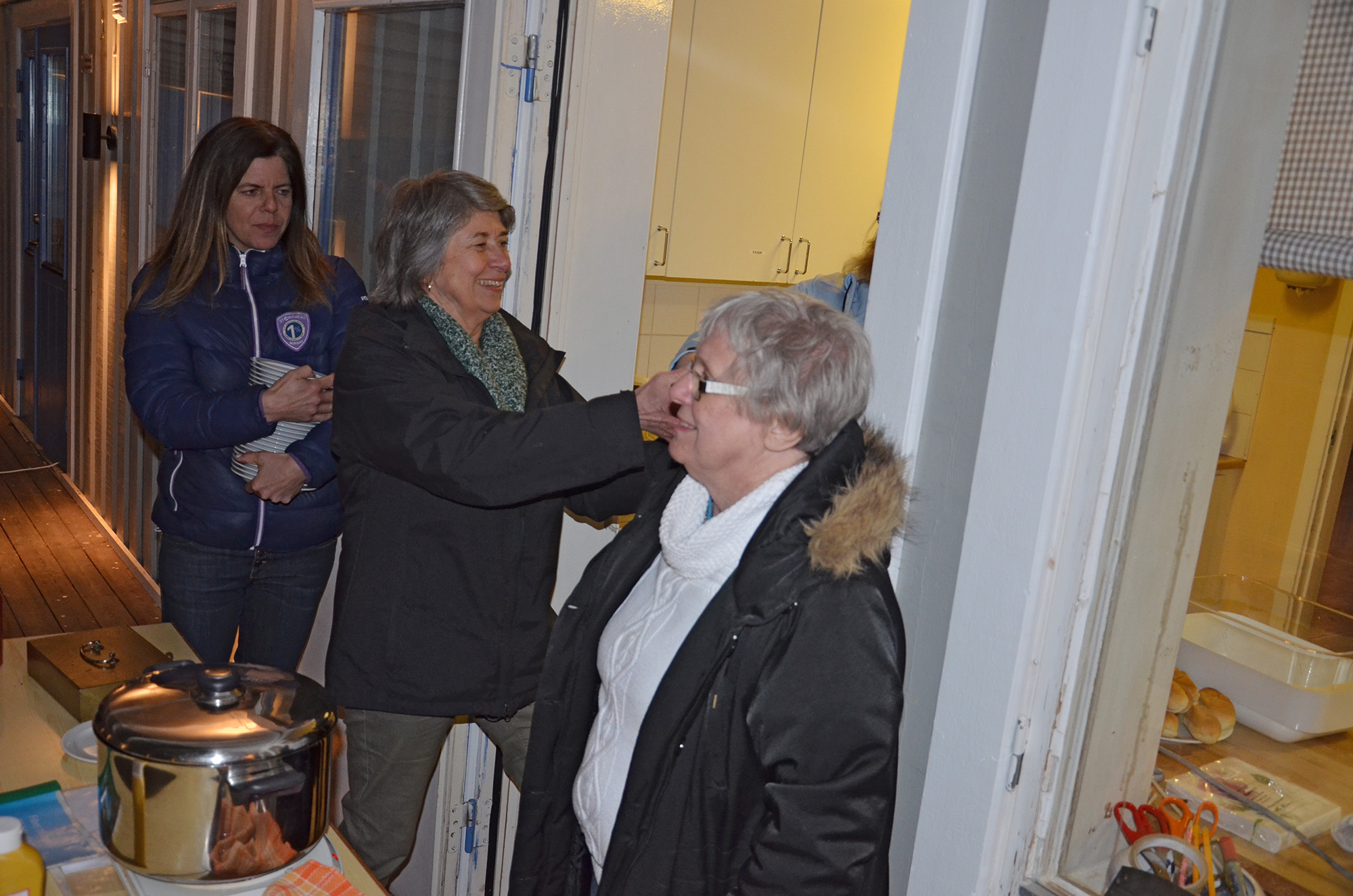 Röste.nu – Röstebilder – Valborg firades vid Dönjegården 2015