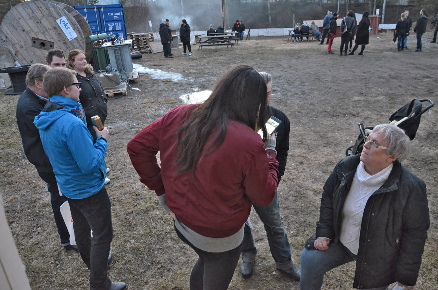 Röste.nu – Röstebilder – Valborgsfirande vid Dönjegården 2017