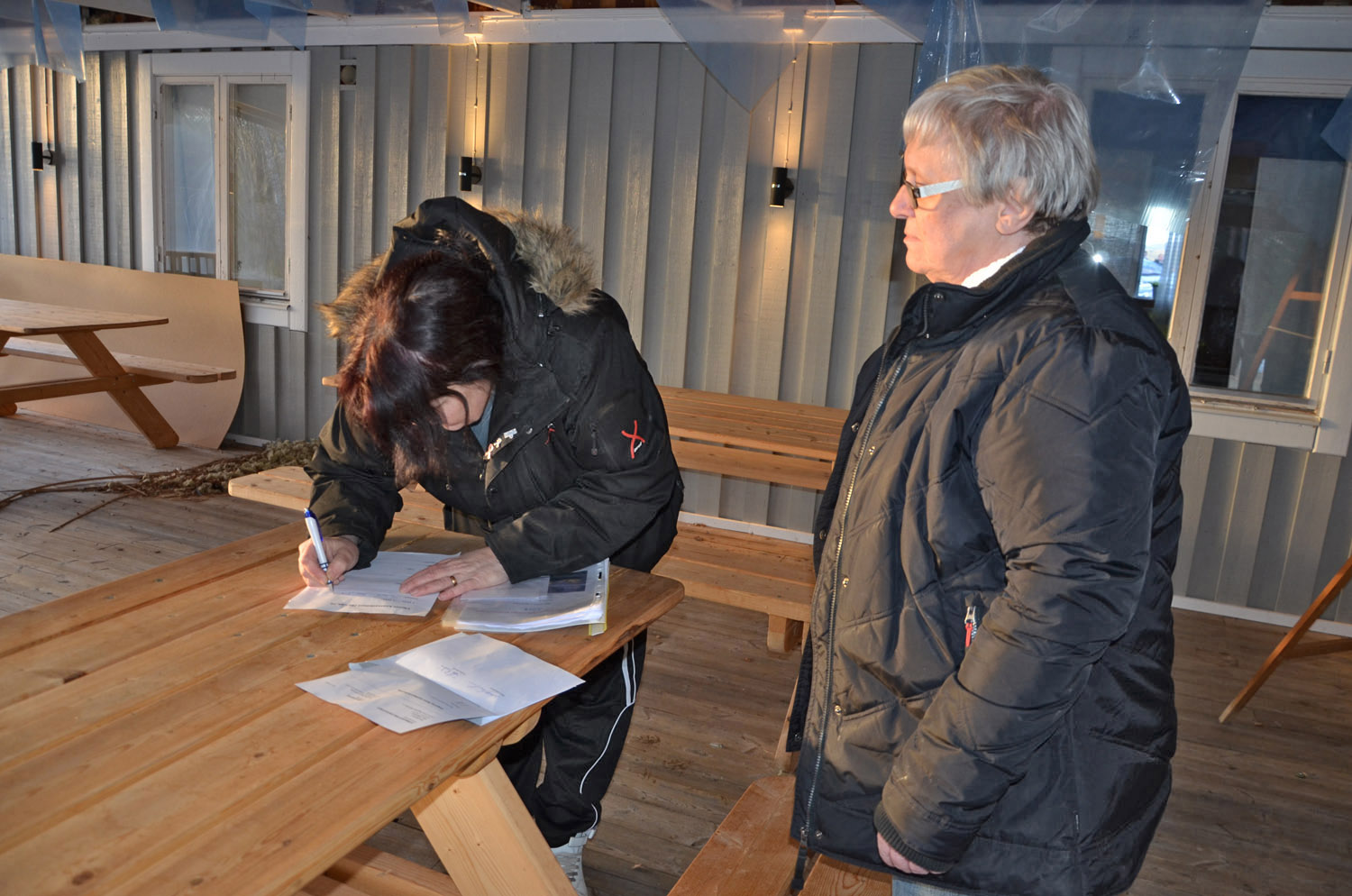 Röste.nu – Röstebilder – Valborgsfirande vid Dönjegården 2017