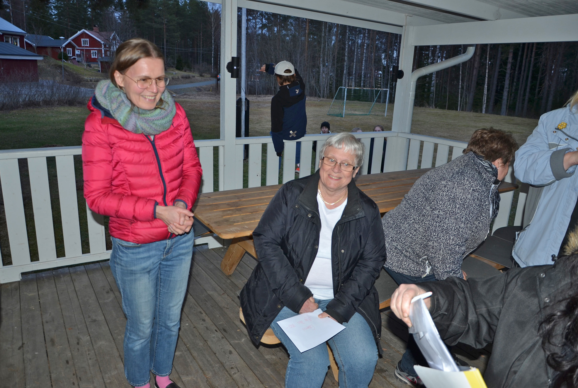 Röste.nu – Röstebilder – Valborgsfirande vid Dönjegården 2018