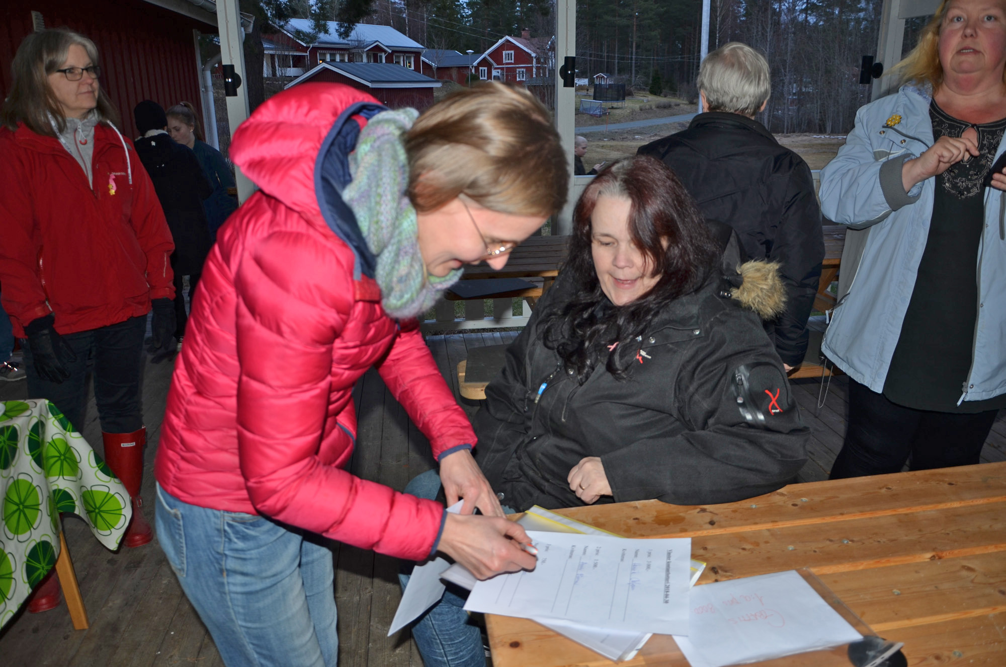 Röste.nu – Röstebilder – Valborgsfirande vid Dönjegården 2018