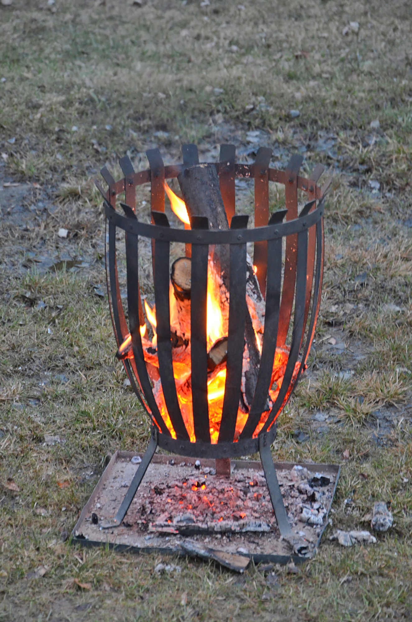 Röste.nu – Röstebilder – Valborgsfirande vid Dönjegården 2018