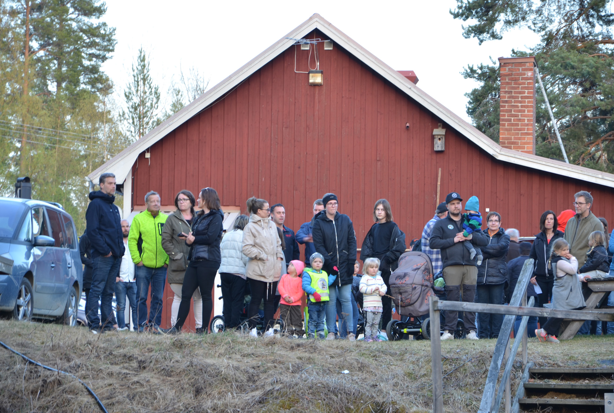 Röste.nu – Röstebilder – Valborgsfirande vid Dönjegården 2019