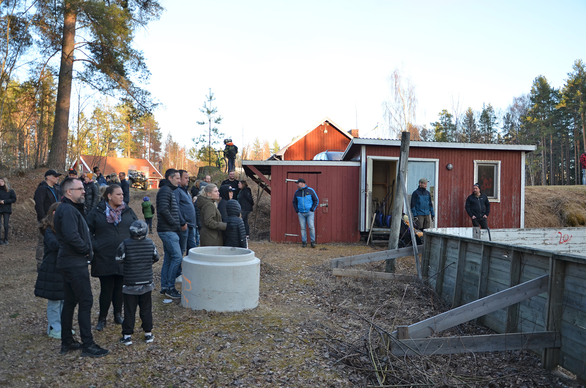 Röste.nu – Röstebilder – Valborgsfirande vid Dönjegården 2023