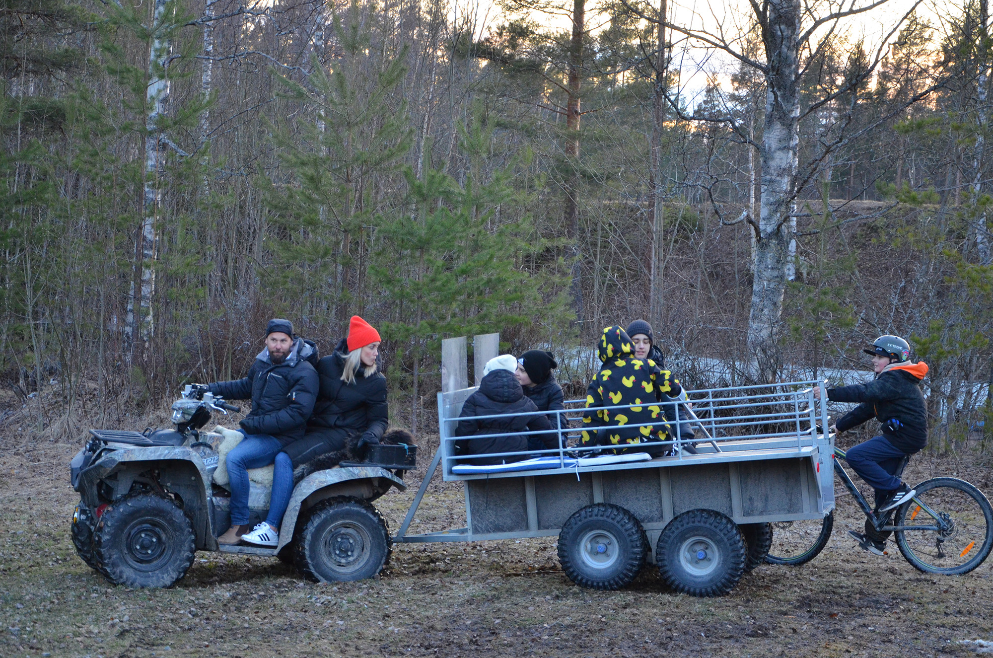 Röste.nu – Röstebilder – Valborgsfirande vid Dönjegården 2023