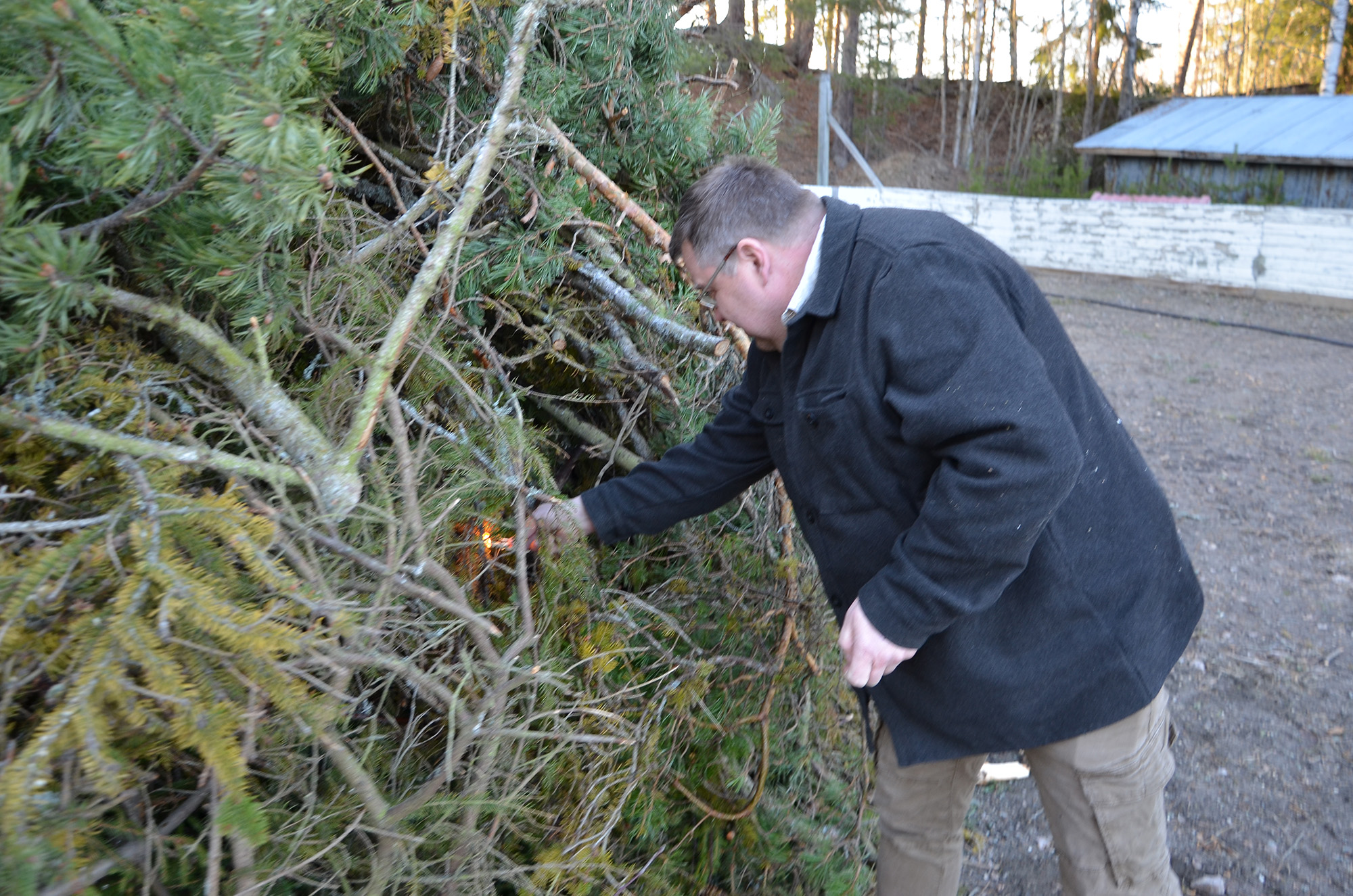 Röste.nu – Röstebilder – Valborgsfirande vid Dönjegården 2023
